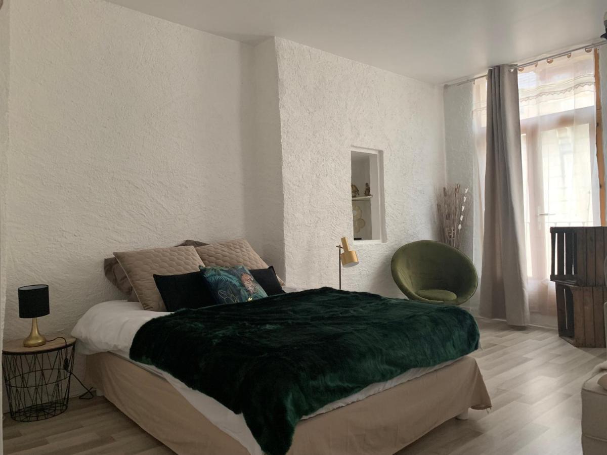 Apartment Le & Peace Centre Historique, En Face Du Musee Du Pilori, A 2mn A Pied De L'hyper Centre Et Proche Toutes Commodites, Wifi-netflix Niort